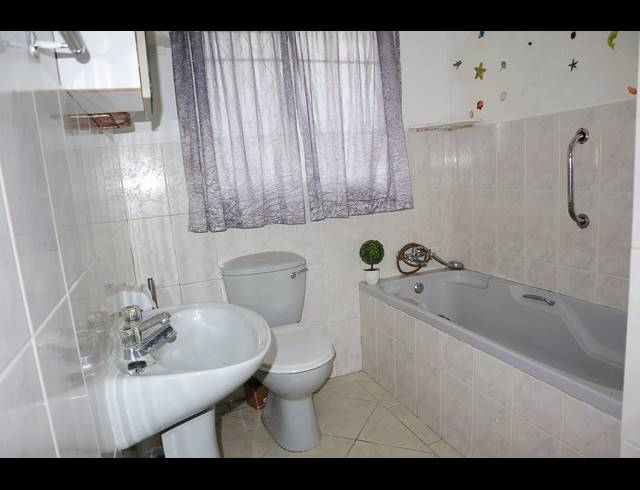3 BEDROOM SIMPLEX FOR SALE IN MALVERN
